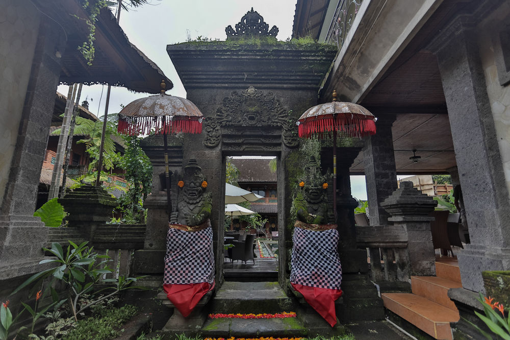 Puri Garden Hotel & Hostel Убуд Екстериор снимка